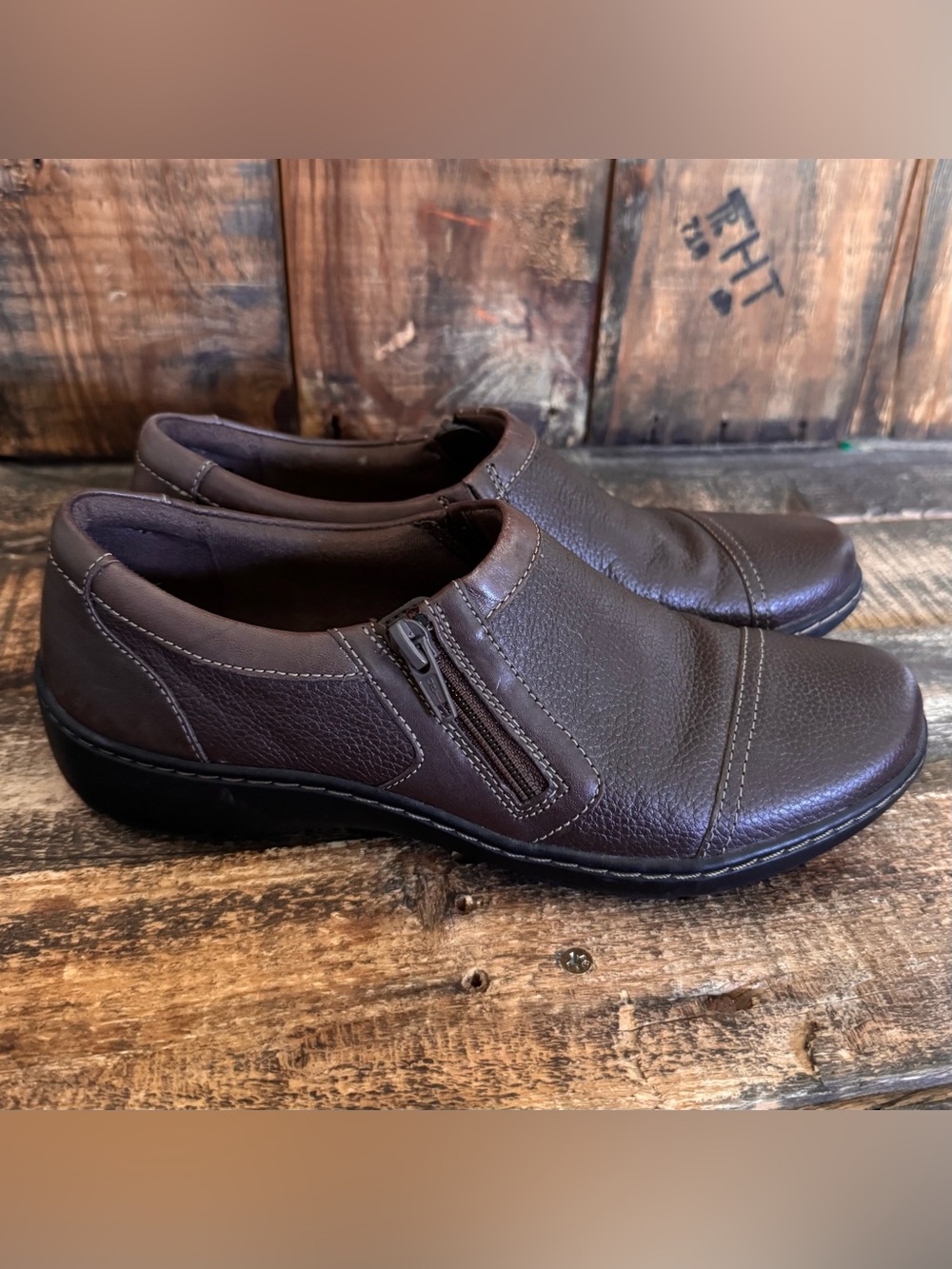 Clarks Cora Giny Shoes Womens Size 6.5 Brown Leather Slip On Zip Comfort Loafers